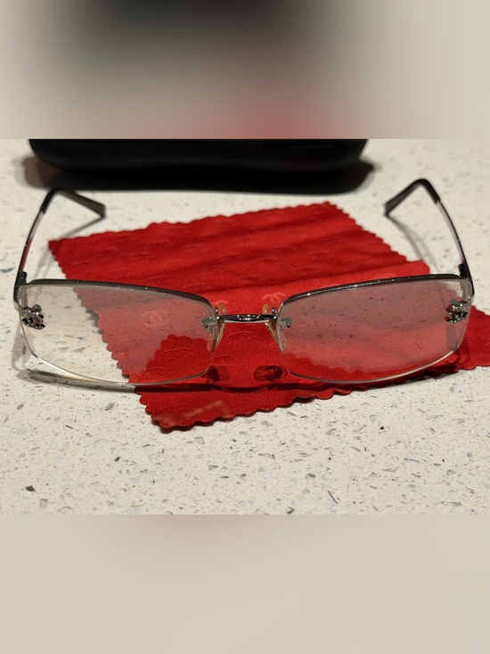 CHANEL Silver Rimless Men’s Glasses with Black Temples main image 7